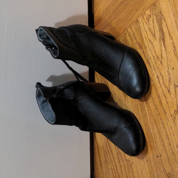 TOMS LUNATA MID BLOCK HEEL DRESS ANKLE BOOTIES - Picture 2 of 8